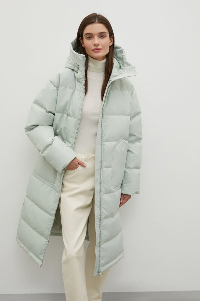 Long down jacket for women Model drawing