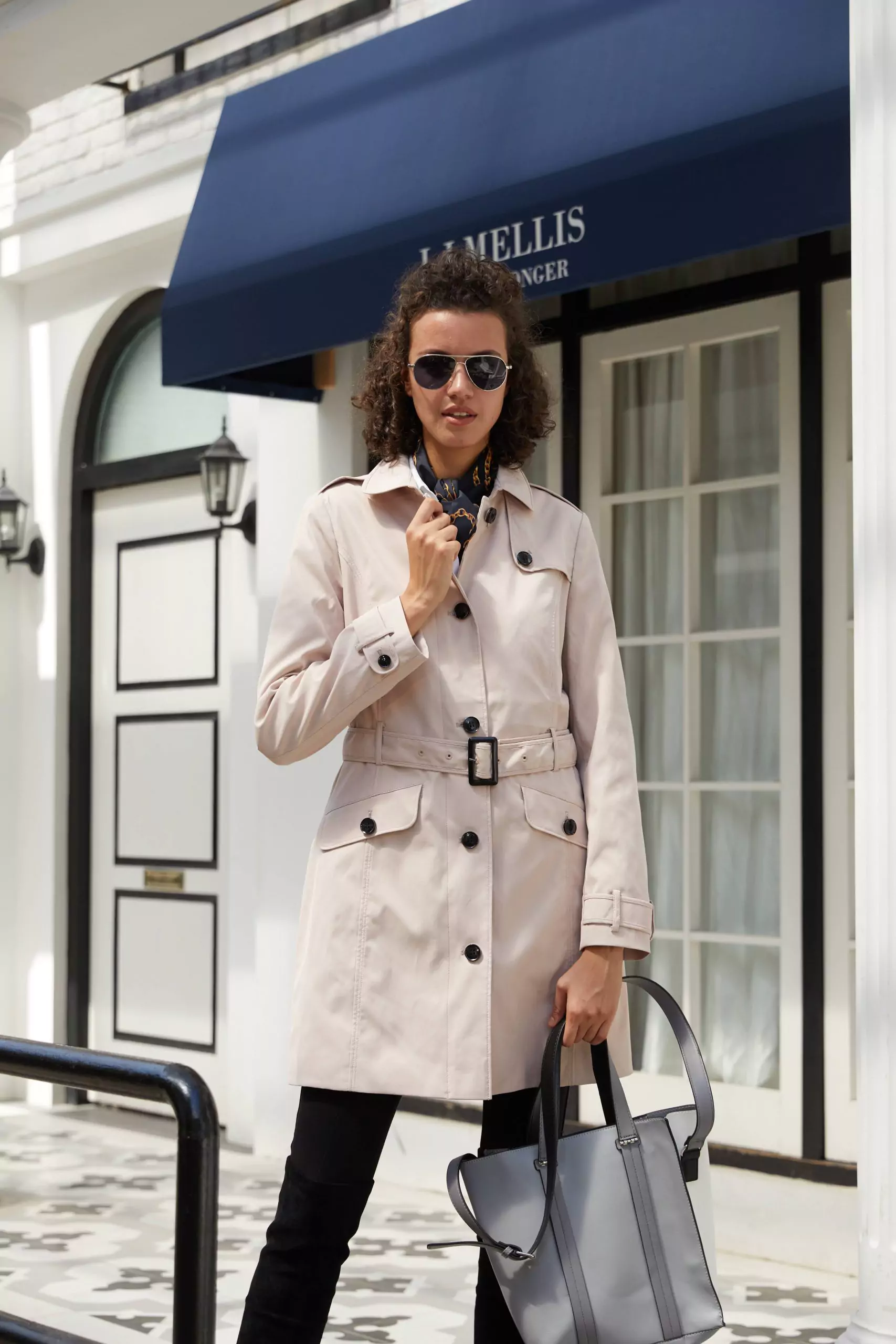 Fashion Forward: Women's Trench Coats in Classic and Modern Styles