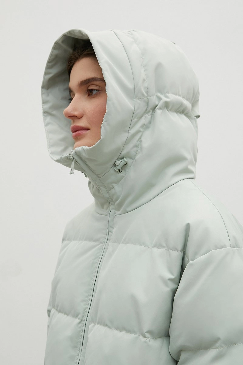 Choosing the Right Puffer Jacket: Down vs Synthetic Fillings